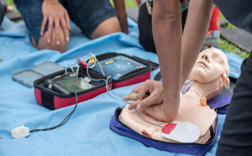 AED-Defibrillator Awareness_10041-DUST BUSTER CLEANER